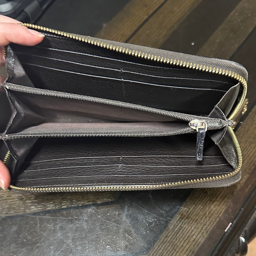Fendi Dark Brown Leather Wallet with Gold Zipper - Picture 4 of 4